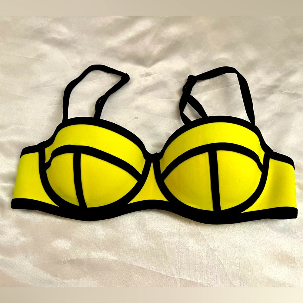 Yellow Triangl XS bikini top